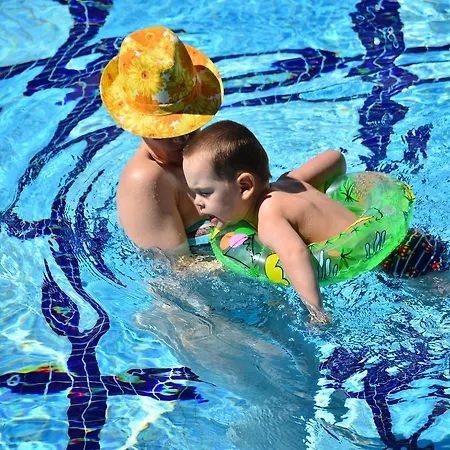 Hotel Azura Complex *