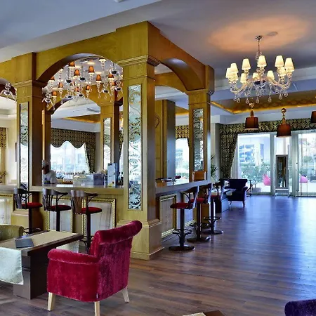 Azura Complex Hotel *