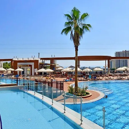 Azura Complex Hotel *