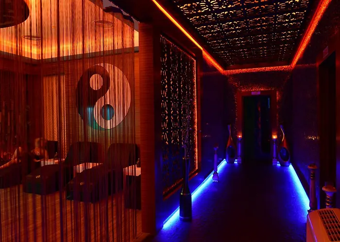 Azura Complex Отель *