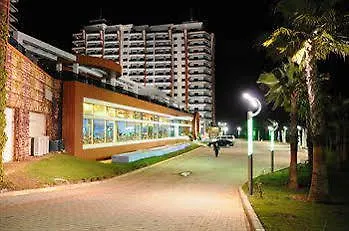 Azura Complex Szálloda *